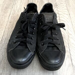 Converse Chuck Taylor All Star Low Top Black Women’s Size 8